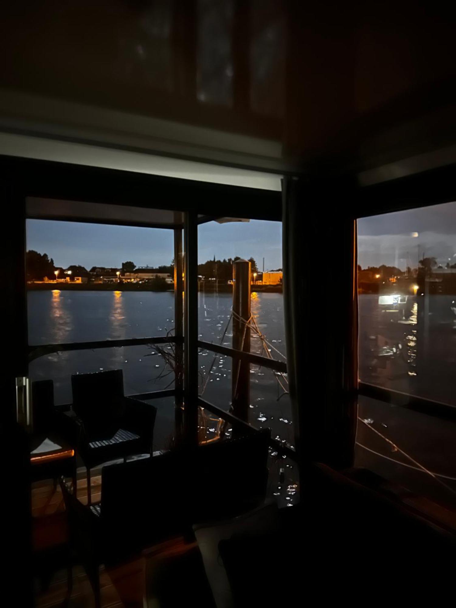 Appartement Premium Hausboot Trave Traum à Lübeck Extérieur photo